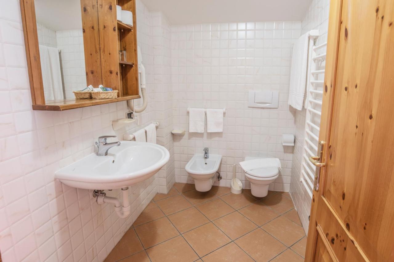 Sporting Aparthotel Сан-Мартіно-ді-Кастроцца Екстер'єр фото